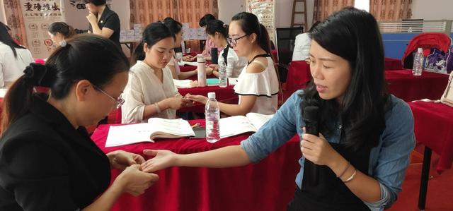 众道妙方第124、125、126届儿推班及127届产后于10月12日同步结业