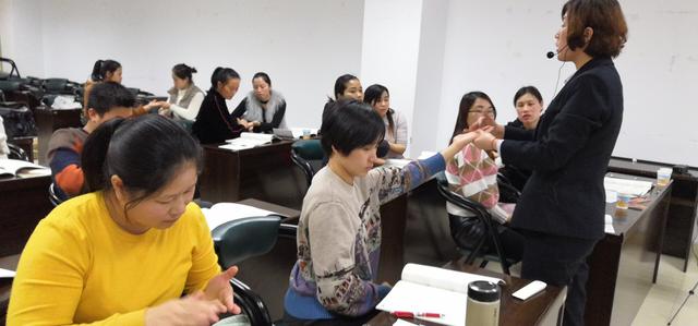 第196届众道妙方小儿推拿高级技能研修班结业广西