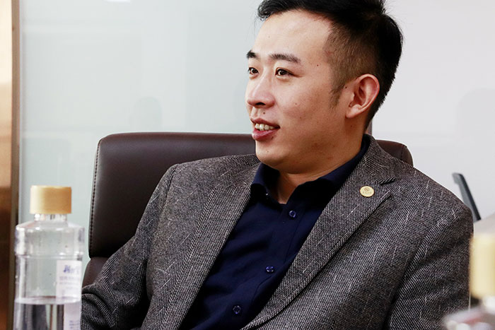1-220105145RY46.jpg
